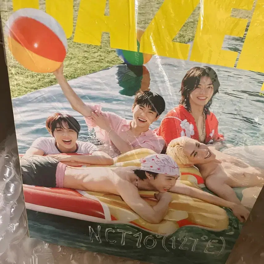 [BUNJANG] Dazed NCT Group Photobook July Issue Bonus / 데이즈드 NCT 단체 화보집