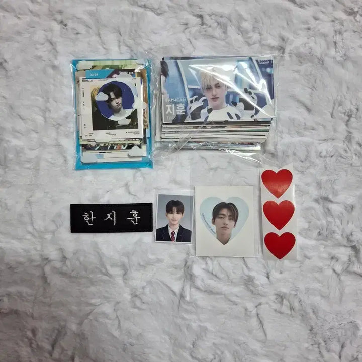 [BUNJANG] TWS WAKEPILLIE Photocard + Milkis Postcard + Jihoon Name Tag / 투어스 지훈 명찰(새제품)+와키윌리+밀키스엽서