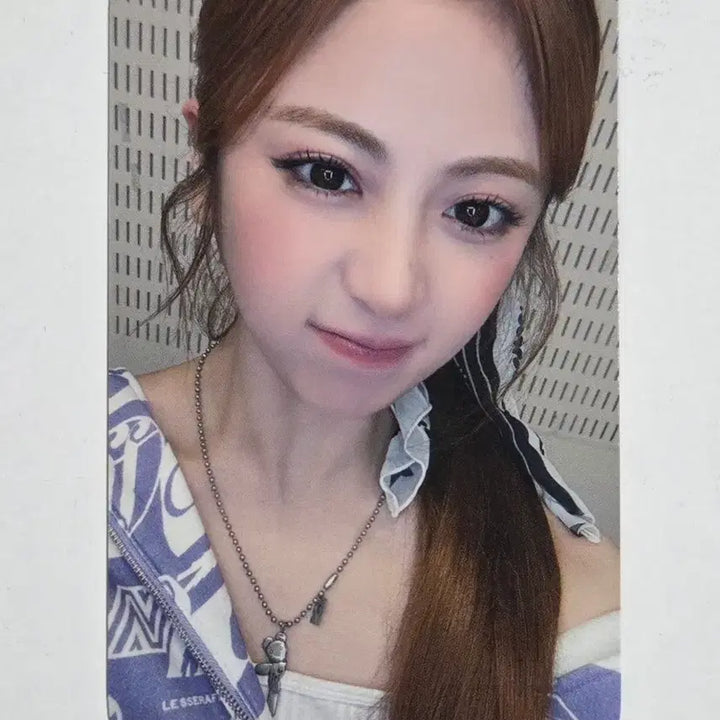 [BUNJANG] LE SSERAFIM Huh Yunjin Spaghetti Weverse Japan Lucky Draw Photocard / 르세라핌 허윤진 스파게티 위버스 재팬 럭키드로우 포카 포토카드