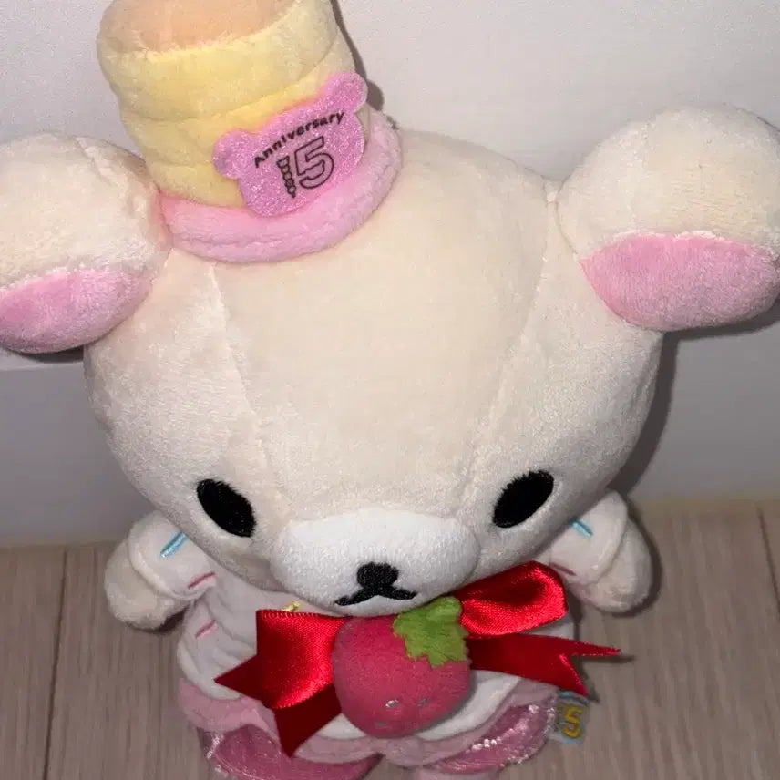 [BUNJANG] Vintage Rilakkuma 5th Anniversary 15cm Strawberry Doll (2008) / [빈티지] 코리락쿠마 5주년 기념 15cm 딸기 인형(2008년 발매)