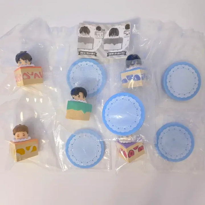 [BUNJANG] Attack on Titan Puchibasu Cake Blind Box (Set of 5) / 진격의거인 푸치바스 케이크 5종 가챠 미개봉