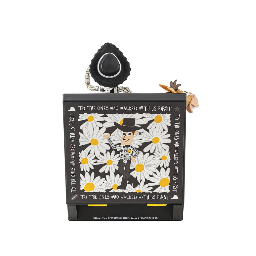 [BUNJANG] Peaceminusone x Toy Story The First Pew Diorama Record Player Figure / 토이스토리 피스마이너스원 더 퍼스트팬 디오라마 레코드 플레이어 피규어