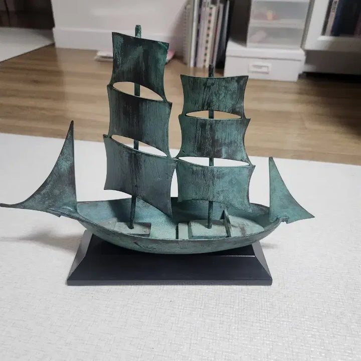 [BUNJANG] Antique Portuguese Caravel Bronze Ship Statue (Approx. 3kg, Solid Bronze) / 35년 전 신세계백화점 포르투갈 풍물전 수입 범선 청동상
