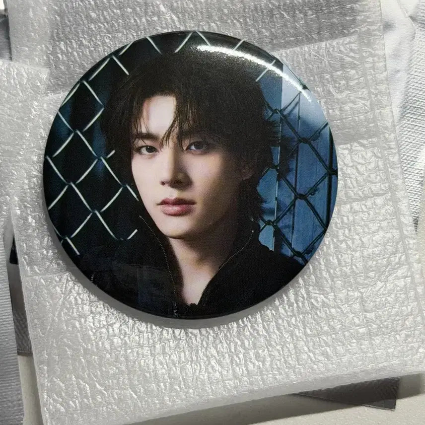 [BUNJANG] ENHYPEN Blood Sweat &amp; Tears Jake Pin Badge / 엔하이픈 블러드사가 랜덤캡슐 제이크 핀뱃지