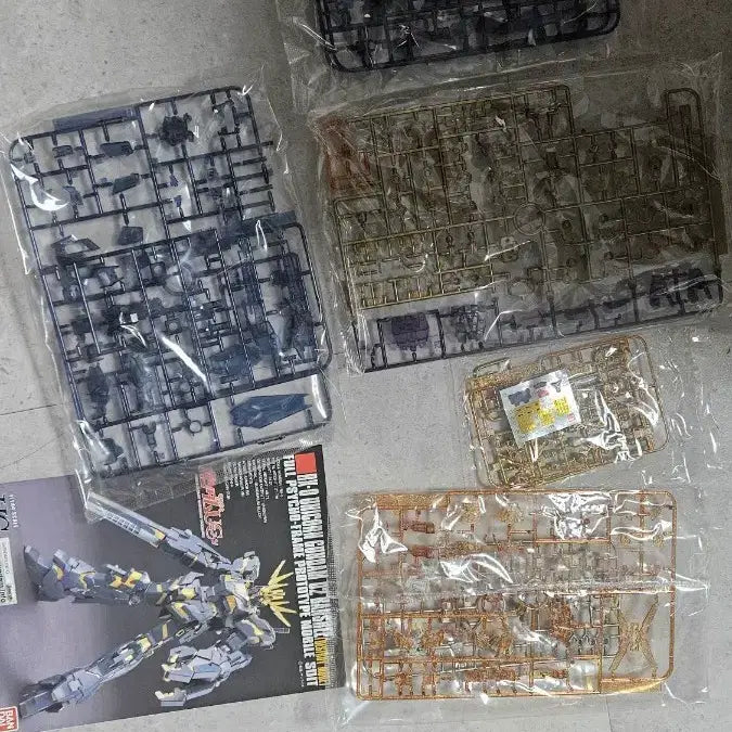 [BUNJANG] Bandai HG Banshee Theater Edition Pearl Clear Model Kit (Unsealed) / 반다이 HG 밴시 극장판 펄 클리어. 박스x 파손 싸게 팝니다