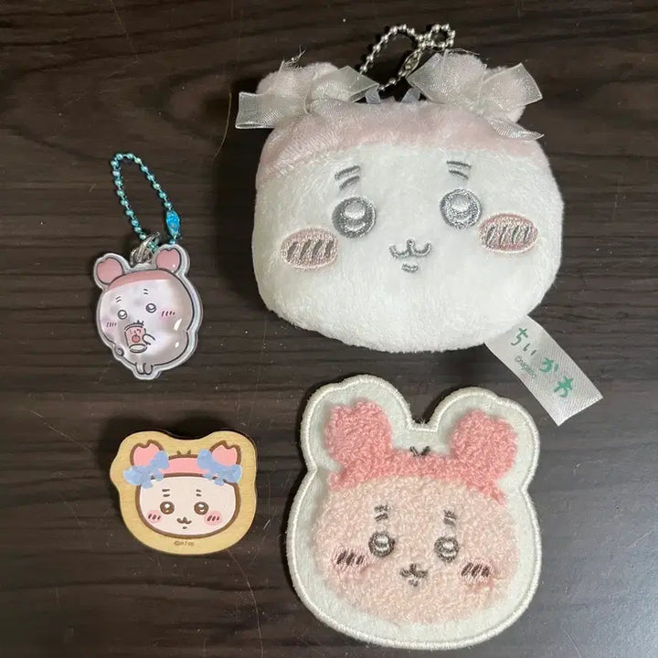 [BUNJANG] Chiikawa Crab Set Keychain &amp; Badges / 치이카와 카니 세트
