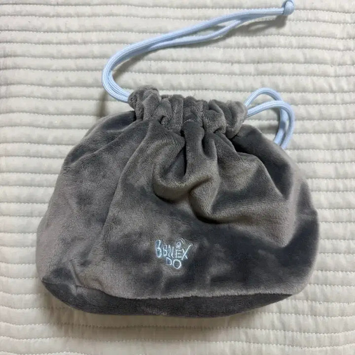 [BUNJANG] Pneckdo Handkerchief Pouch / 쁘넥도 한탯풍 파우치