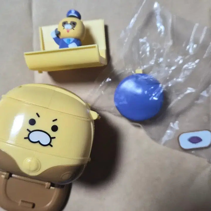 [BUNJANG] Kakao Friends Choonsik Bus Figure Gacha Set / 카카오프렌즈 춘식이버스 피규어 가챠