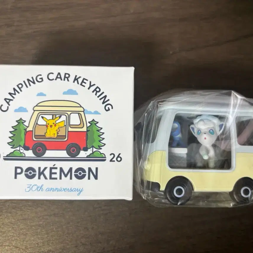 [BUNJANG] Lotte World Alola Vulpix Camping Car Keychain / 롯데리아 알로라 식스테일 캠핑카 키링