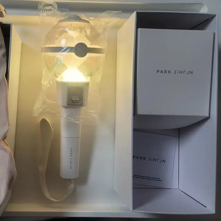 [BUNJANG] Park Jihoon Lightstick, Mini Lightstick, Birthday Lightstick, Beaded Charm / 박지훈응원봉 뽑봉+미니뽑봉+생일응원봉