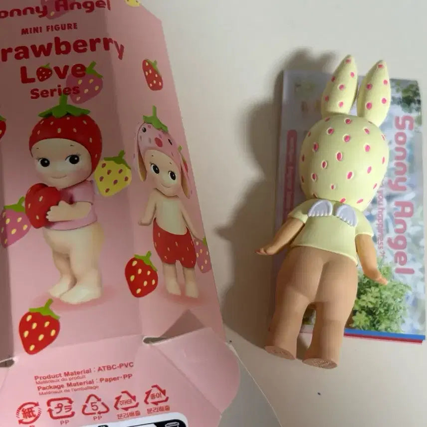 [BUNJANG] Sonny Angel Strawberry Love Series Rabbit Figure / 소니엔젤 스트로베리 러브 시리즈 토끼 래빗