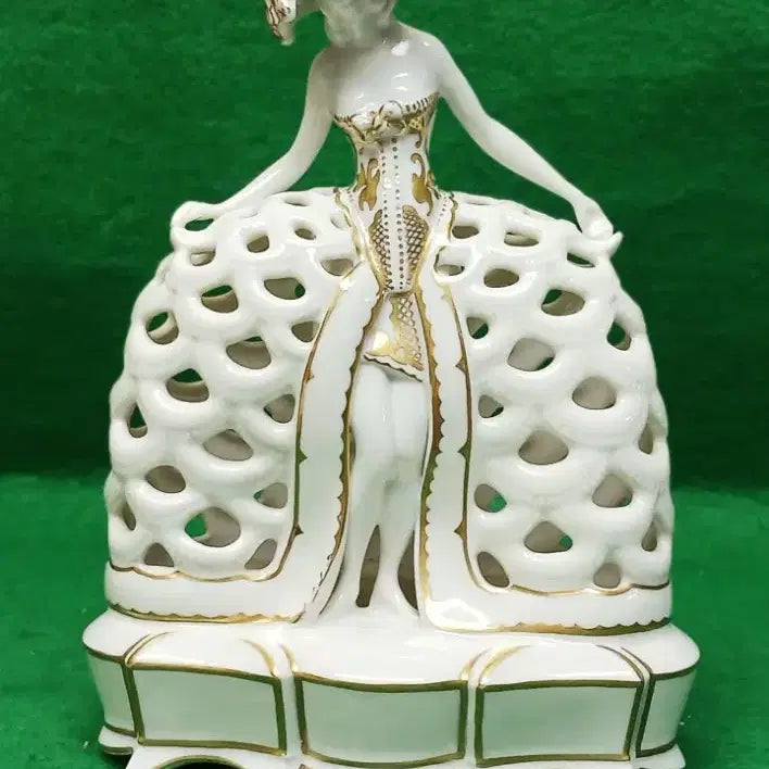 [BUNJANG] Hutschenreuther Art Deco Porcelain Figurine - Large Crinoline Lady (24.5cm) / [독일엔틱]후첸로이터 대형 레이스 도자기인형 피겨린(A급급)[H:24.5