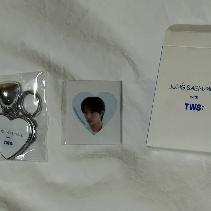 [BUNJANG] Jeongsaemul x TWS Keyring + Sticker Set / 정샘물 투어스 키링+띠부씰