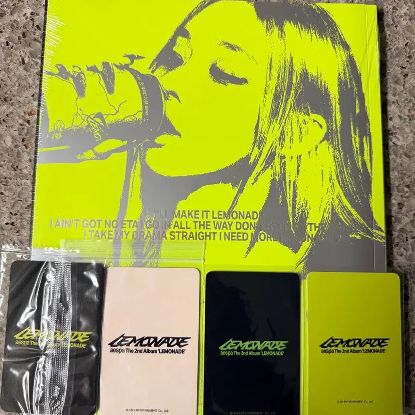 [BUNJANG] Aespa Winter Lemonade Acid Version Album &amp; Lucky Draw Photocard Set / 에스파 Lemonade 윈터 Acid 앨범 &amp; 럭드 포카 4종