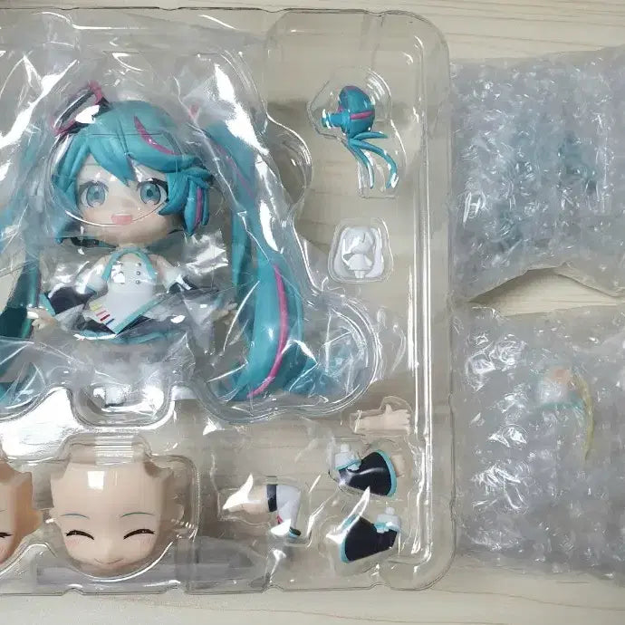 [BUNJANG] Hatsune Miku 10th Anniversary Nendoroid Figure / 엑스포 미쿠 10th 넨도로이드 피규어 하츠네미쿠