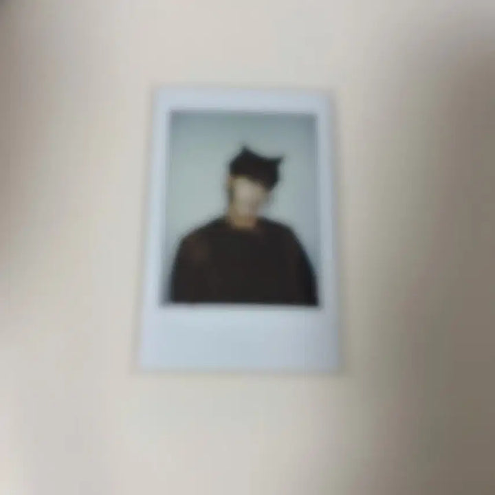 [BUNJANG] Hwib Kim Junmin Signed Polaroid / 휘브 김준민 싸인폴라 사인폴라 싸폴 양도