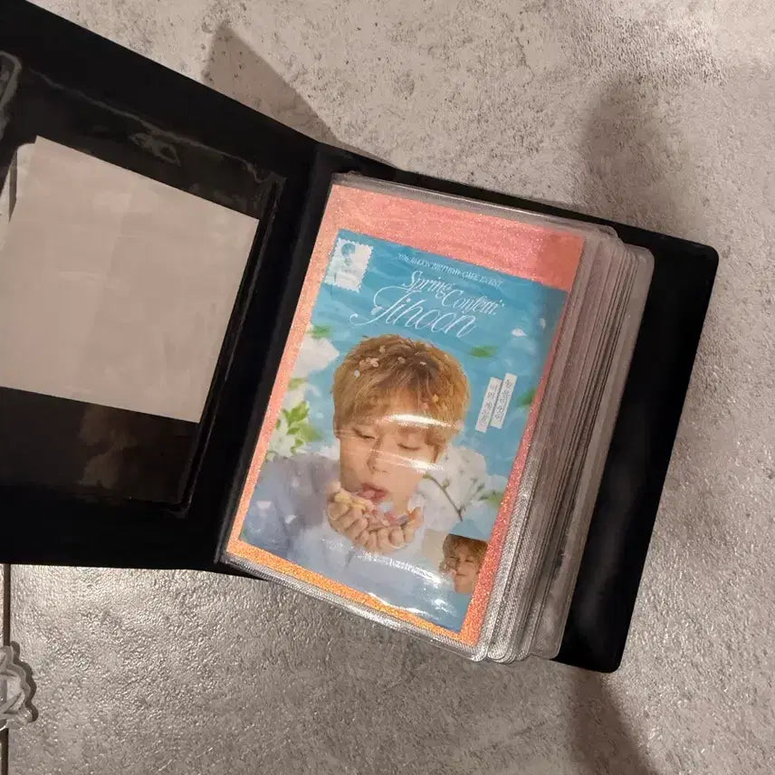 [BUNJANG] Park Ji Hoon Photocard Collection &amp; Keyring / 박지훈 포토카드모음집&amp;키링