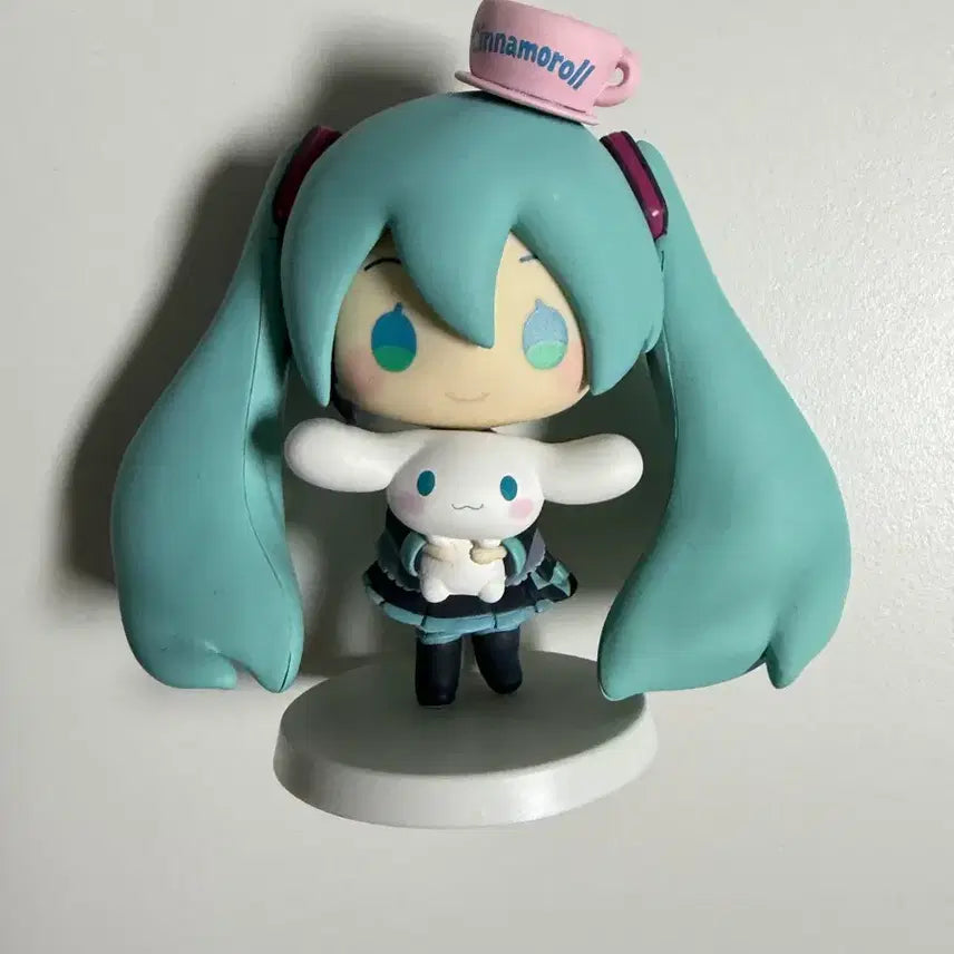 [BUNJANG] Cinnamoroll x Hatsune Miku Figure / 시나모롤 미쿠 피규어