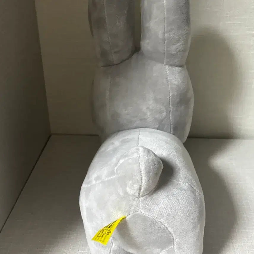 [BUNJANG] Dick Bruna Museum Running Miffy Plush / 딕브루나 뮤지엄 판매 달리는 미피