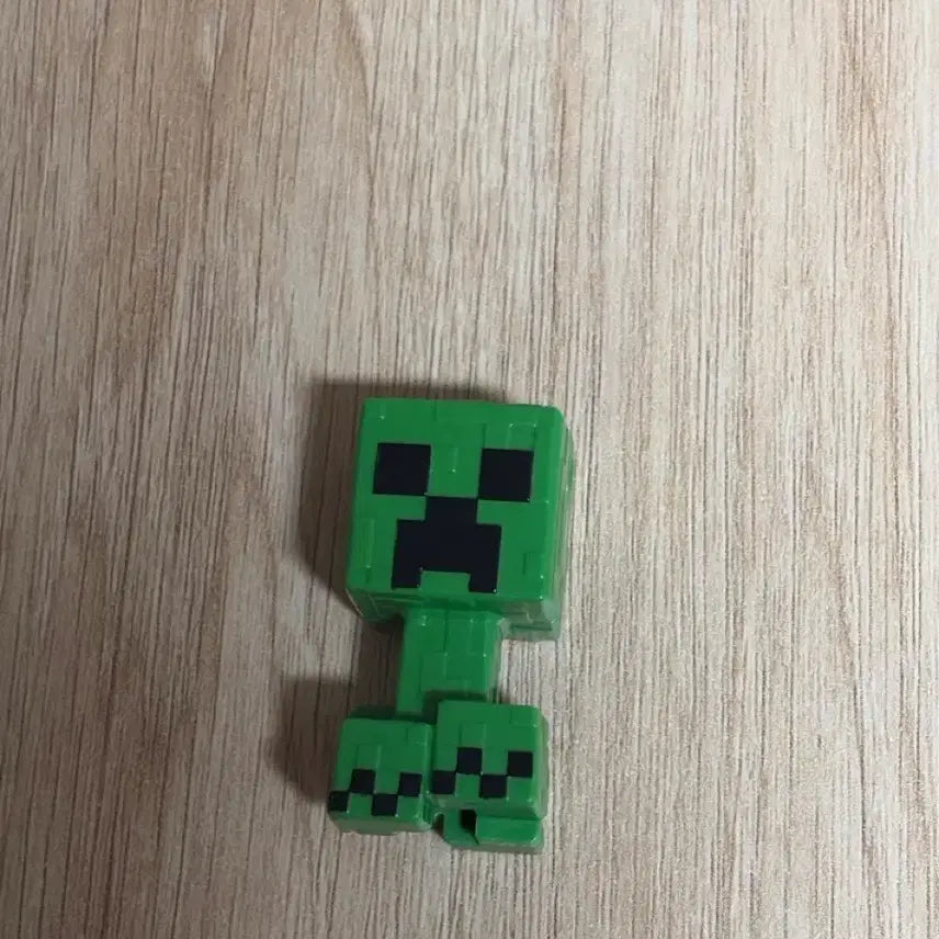 [BUNJANG] Minecraft Kinder Joy Creeper Edition / 마인크래프트 킨더조이 크리퍼 마크 킨더조이