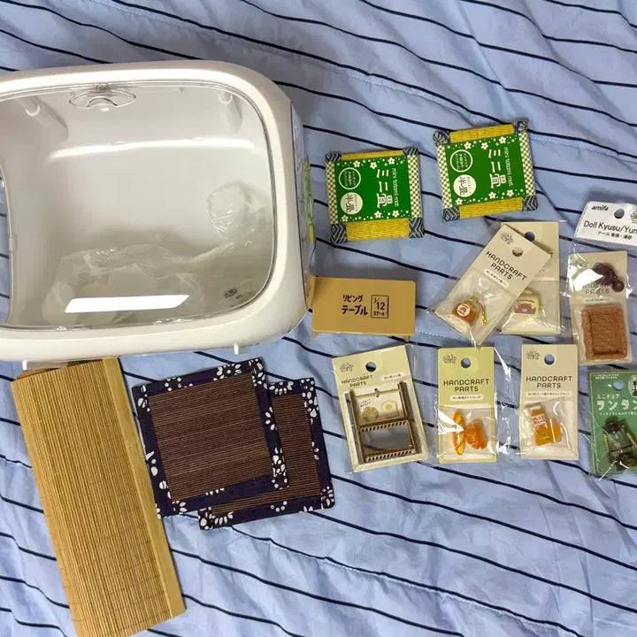 [BUNJANG] Look Up Room Decor Capsule Display Case with Miniature Props / 룩업 방 꾸미기 장식캡슐 아크릴 전시장 + 미니어처 소품