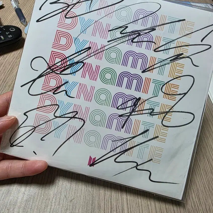 [BUNJANG] BTS Dynamite CD Signed / 방탄소년단 다이너마이트 CD 친필 사인