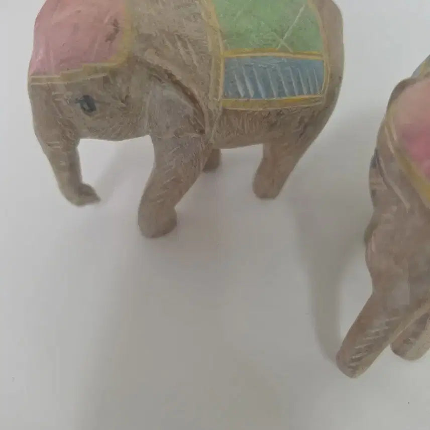 [BUNJANG] Pair of Wooden Elephant Ornaments / 코끼리 목재 장식품 한쌍