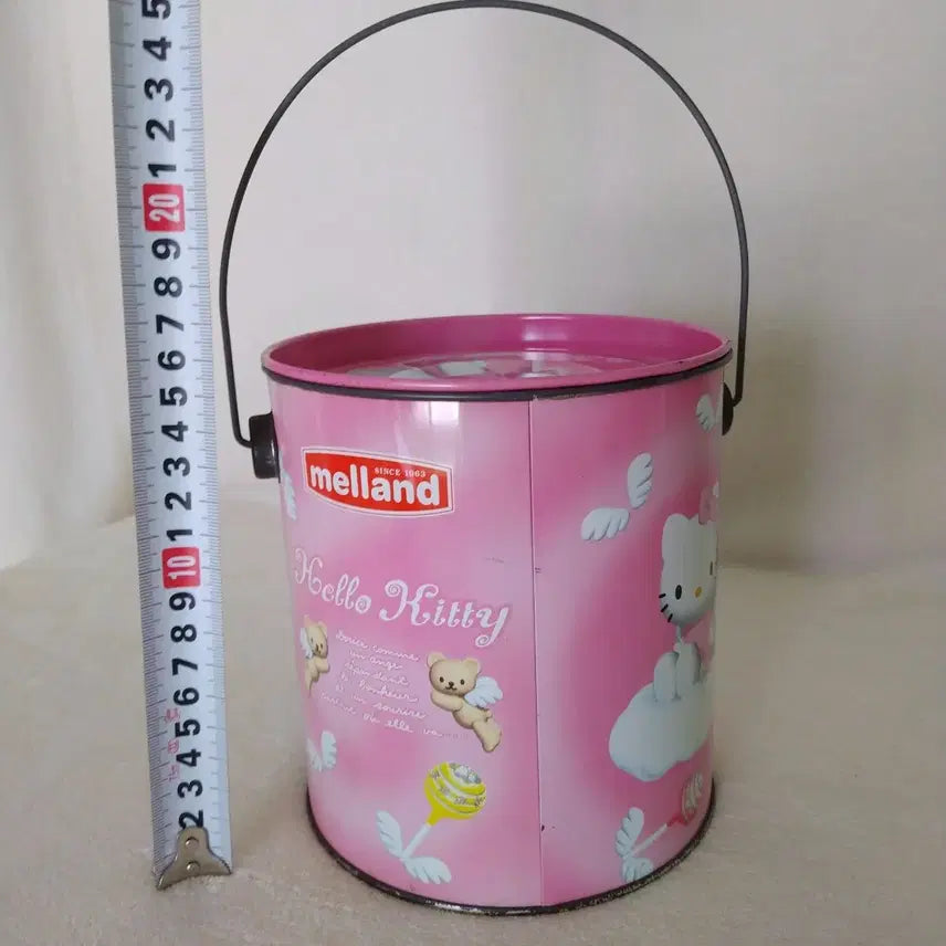 [BUNJANG] 2000s Hello Kitty Ball Stick Tin Basket / 2000년대 헬로키티 볼스틱 틴 바스켓 / 빈티지 인테리어소품 틴케이스