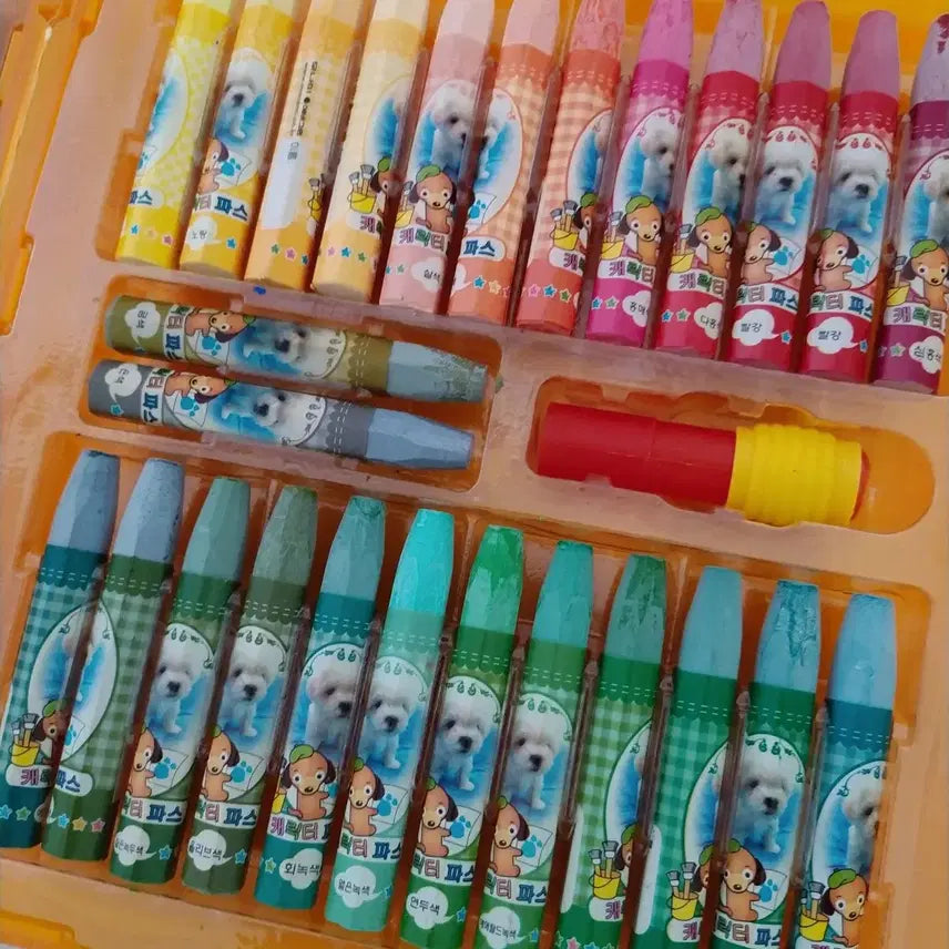 [BUNJANG] Monami Love Pet Crayons (50 Count) - Vintage Interior Prop / 옛날 모나미 러브펫 크레파스 50본 / 고전 문구 빈티지 인테리어 소품