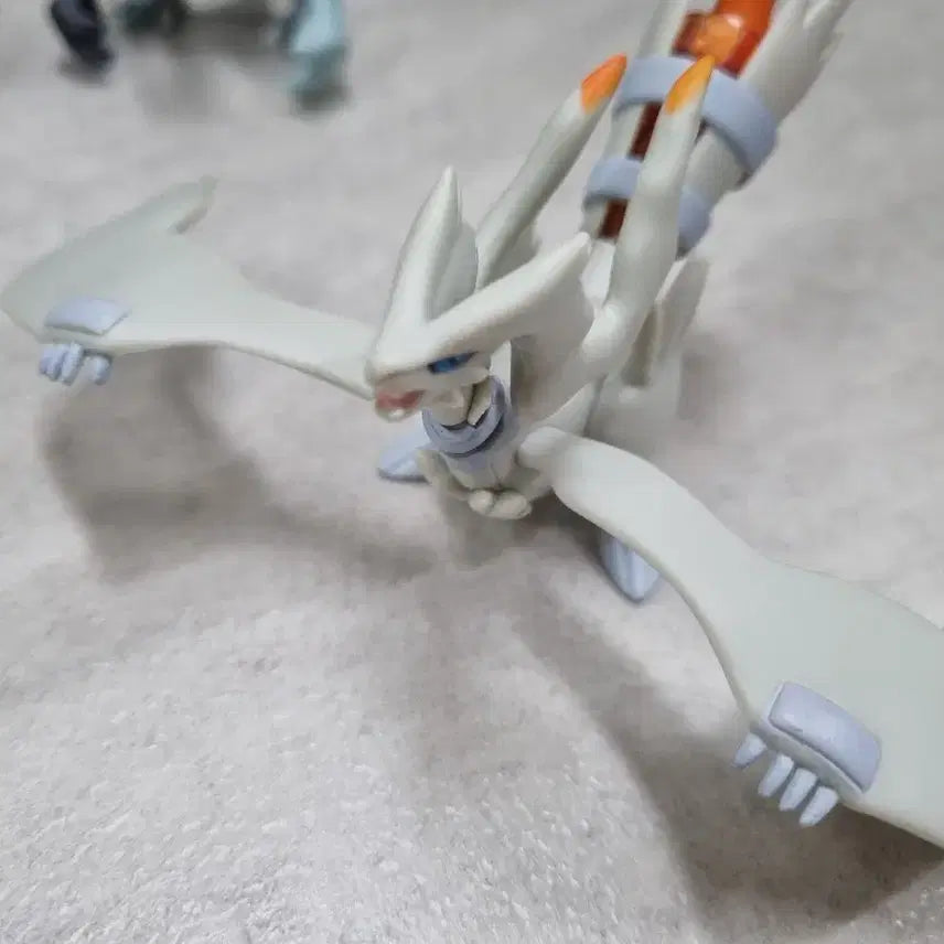 [BUNJANG] Pokemon Reshiram, Zekrom, Black Kyurem, White Kyurem Diorama Figure Set / 포켓몬 제크로무 레시라무 외 입체도감 (가챠) 일괄 판매 합니다