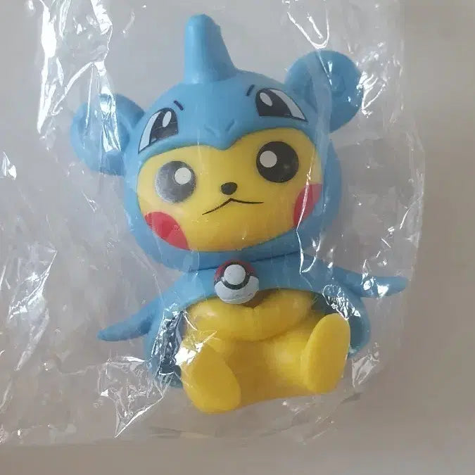 [BUNJANG] Poncho Pikachu &amp; Lapras Collaboration Figure / 판쵸 피카츄 피규어 라프라스 새상품