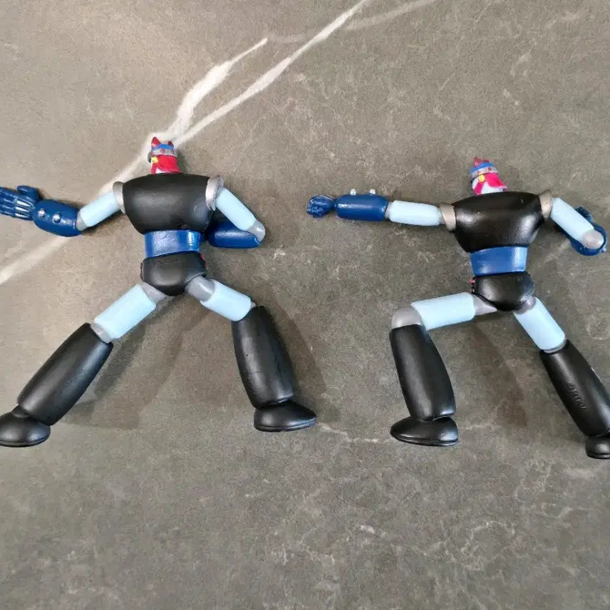[BUNJANG] Taekwon V Figures (2-Piece Set) / 태권브이 피규어 2개