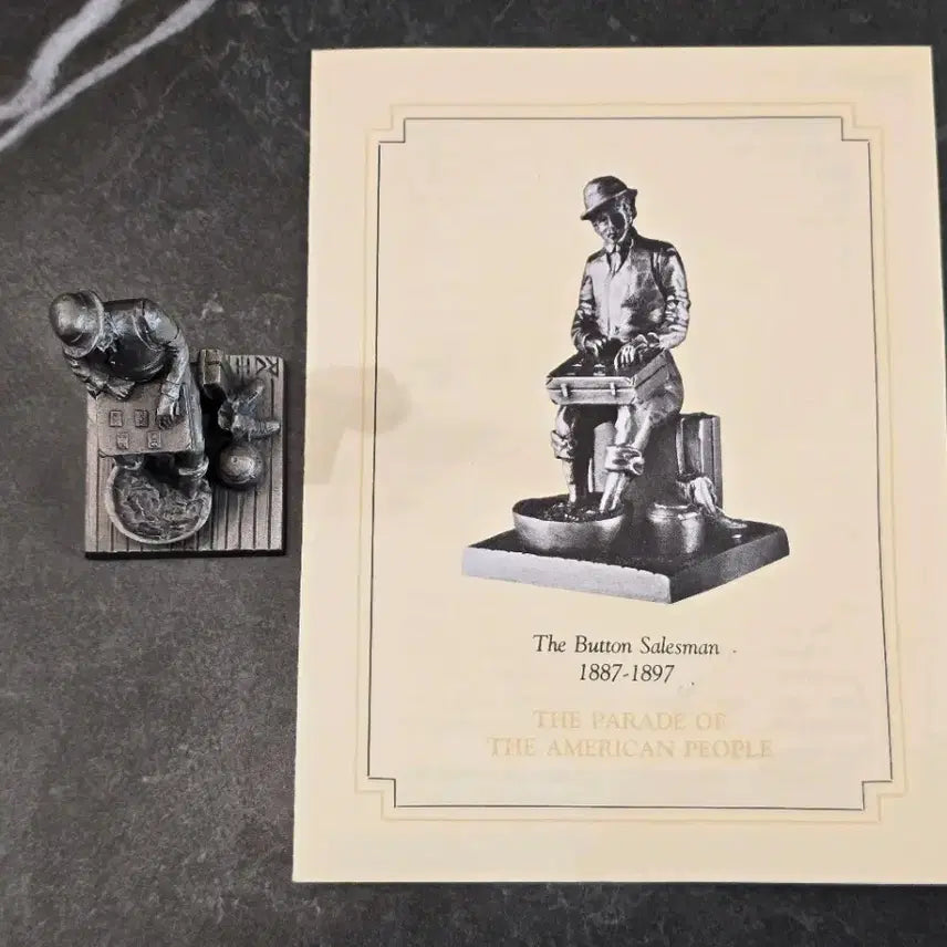 [BUNJANG] Franklin Mint 1979 "The Button Salesman" Pewter Figurine / 1979 미국 Franklin Mint 주석 피규어 (설명서 포함)