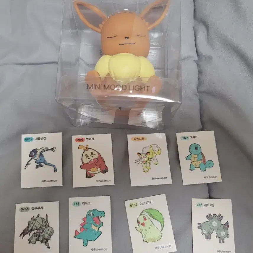[BUNJANG] Eevee Mini Mood Lamp + 8 Sticker Set Bundle / 이브이 미니 무드등+띠부씰