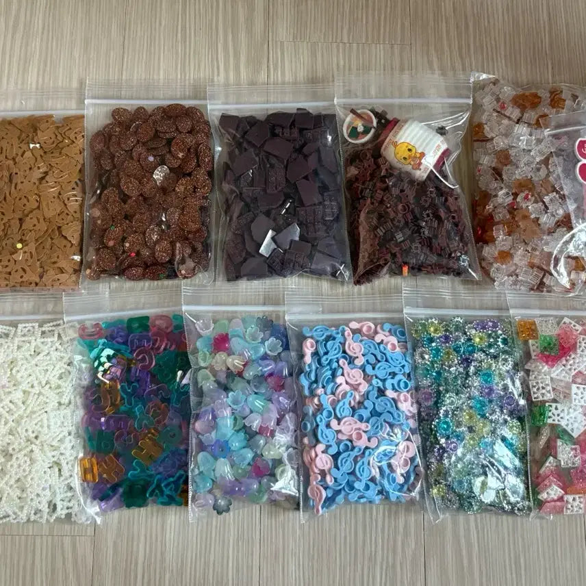 [BUNJANG] Mixed Beads &amp; Sequins (11 pcs) / 분리 비즈/스팽글 11개