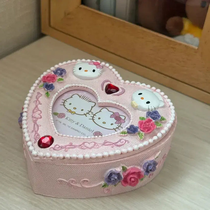 [BUNJANG] Vintage Sanrio Hello Kitty &amp; Dear Daniel Heart Jewelry Box / 고전) 산리오 키티&amp;디어다니엘 키티 앤 대니얼 하트 보석함