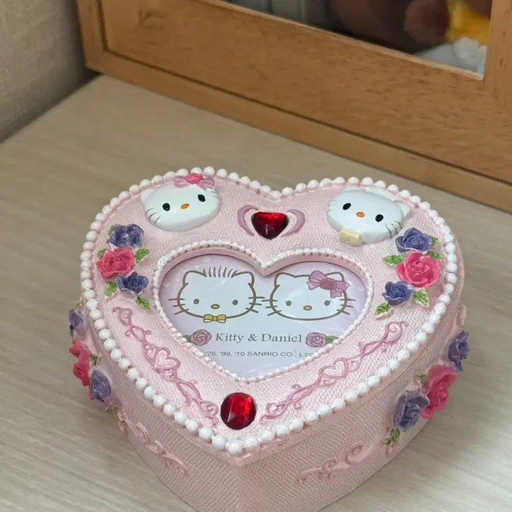 [BUNJANG] Sanrio Kitty &amp; Dear Daniel Heart Jewelry Box / 추석할인이벤트)고전) 산리오 키티&amp;디어다니엘 키티 앤 대니얼 하트 보석함