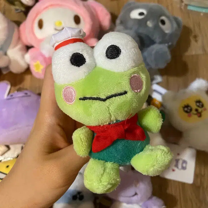 [BUNJANG] Sanrio Kerokerokeroppi "Handsome Chef" Plush Keychain / 정품 산리오 케로케로케로피 인형 키링 핸섬주방장