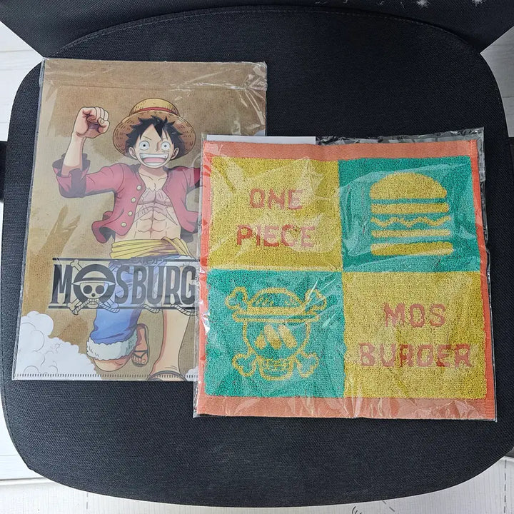 [BUNJANG] Mos Burger x One Piece Collaboration A4 File &amp; Handkerchief Set / 모스버거 x 원피스 콜라보 제품 판매 (a4 화일 &amp; 손수건)
