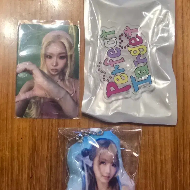 [BUNJANG] Choi YooJung Studio Photocard, Cushion Keychain, Grip Tok Set / 최유정 공방 포카 역조공 쿠션 키링 그립톡 양도