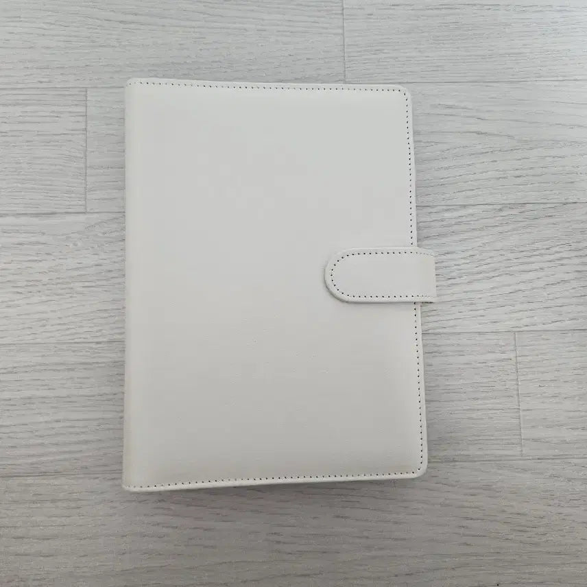 [BUNJANG] Ivory Macaron Binder / 아이보리색 마카롱 바인더 팝니다.