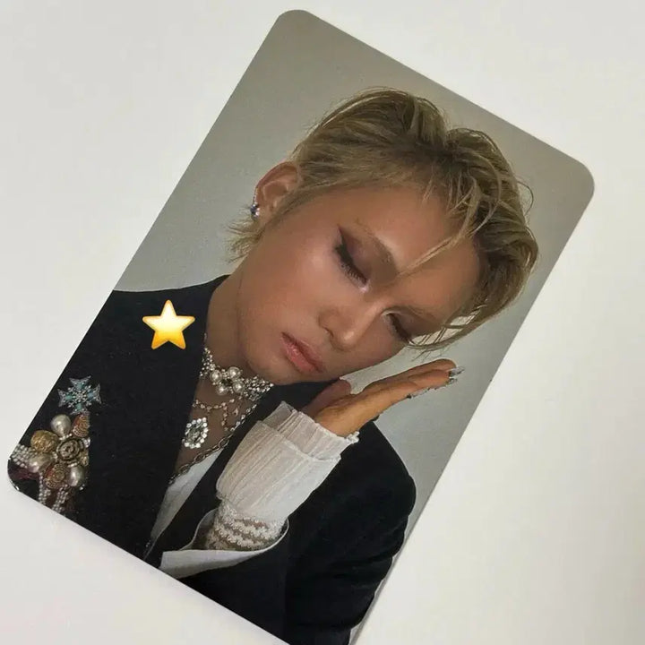 [BUNJANG] XLOV Hyun Coco Nenne POB Photocard / XLOV 엑스러브 HYUN 현 코코낸내 미공포 포토카드