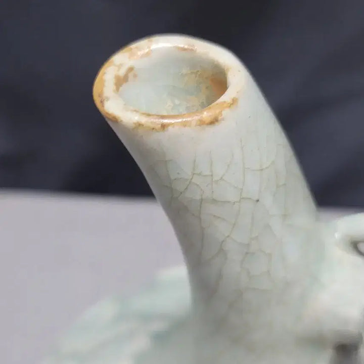 [BUNJANG] Celadon Vase with Embossed Grape Motif / 청자 양각 포도문 주자호