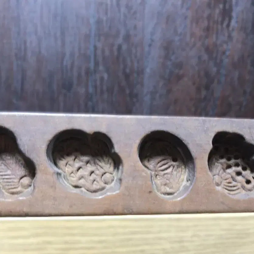 [BUNJANG] Antique Wooden Yakgwa Mold with Engraved Patterns / 앤틱 수집품 <다식판 겸 떡살>