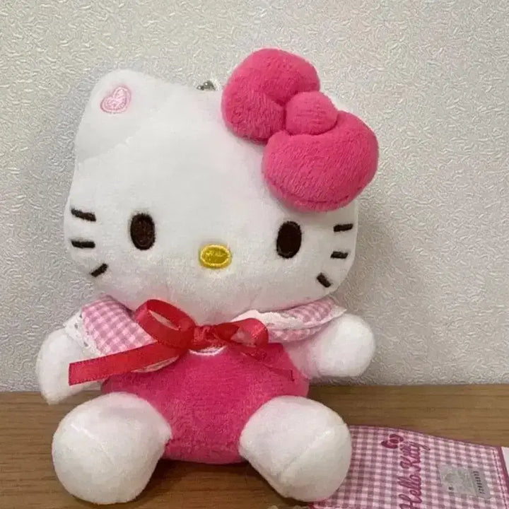 [BUNJANG] Sanrio Hello Kitty Plush Keychain / [정품] 헬로키티 인형 키링
