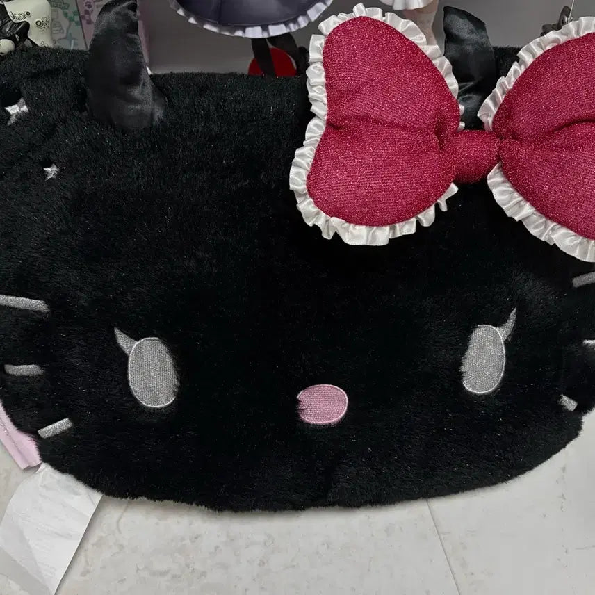 [BUNJANG] Sanrio Hello Kitty Angel/Devil Cushion / 산리오 천사악마 키티 헬로키티 쿠션 방꾸