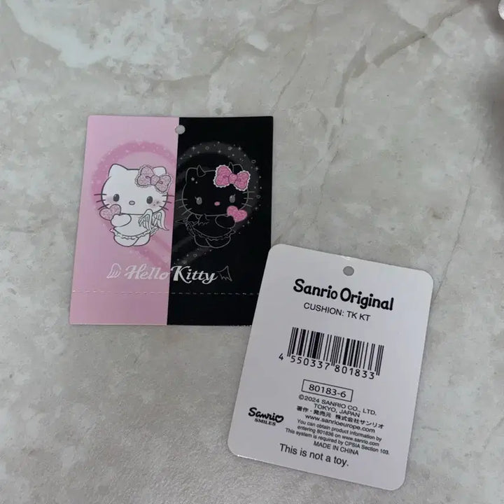 [BUNJANG] Sanrio Hello Kitty Angel/Devil Cushion / 산리오 천사악마 키티 헬로키티 쿠션 방꾸