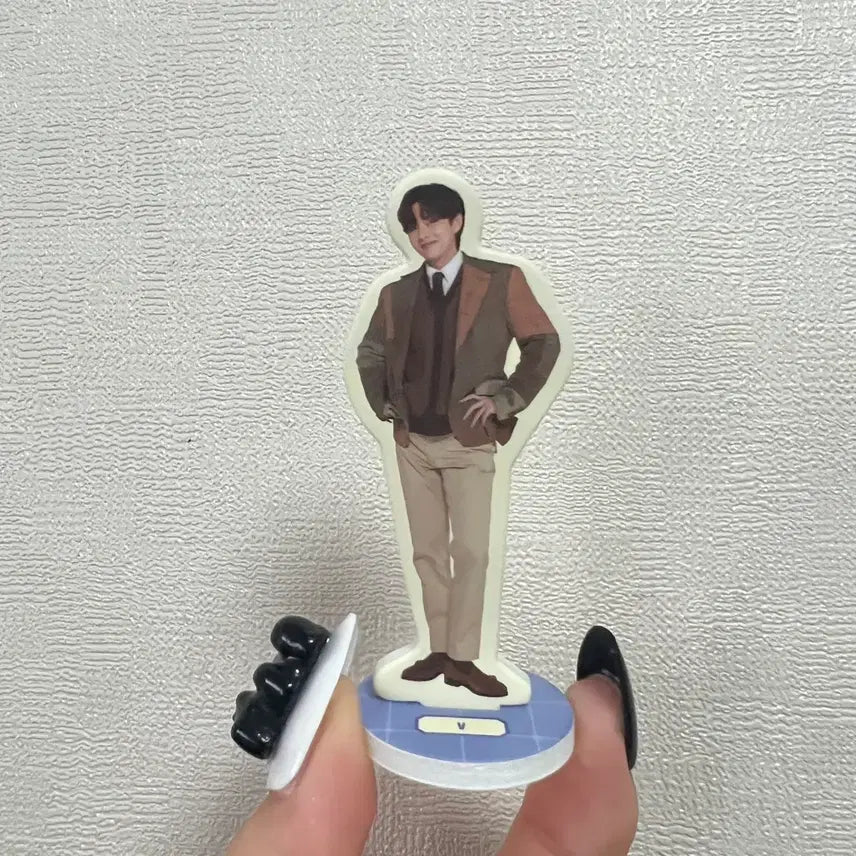 [BUNJANG] BTS Festa 8th Anniversary Calendar V Taehyung Mini Standee / 방탄소년단 BTS 페스타 8주년 캘린더 뷔 태형 미니등신대