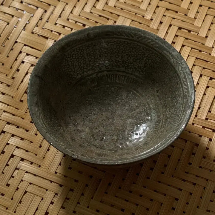 [BUNJANG] Joseon Dynasty Buncheong Ware Inhwa Chrysanthemum Design Tea Bowl / 조선 전기 분청사기 인화문 다완 판매