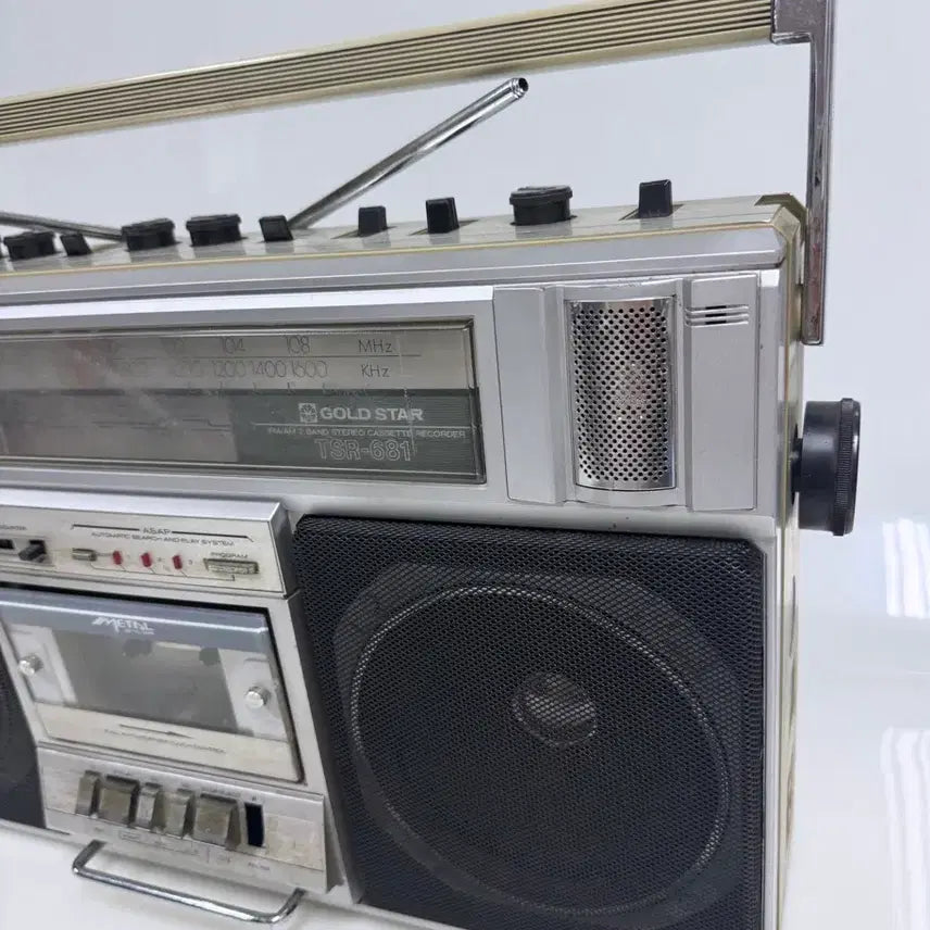 [BUNJANG] Goldstar Cassette Radio Vintage Interior Prop / 골드스타 카세트 라디오 앤틱 빈티지 인테리어소품